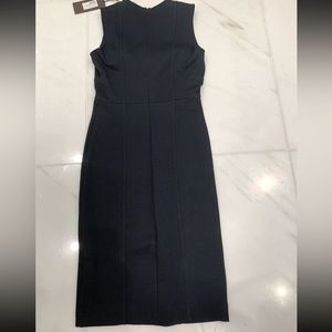 Gucci women’s dress size M. Sleeveless. Belt not included.